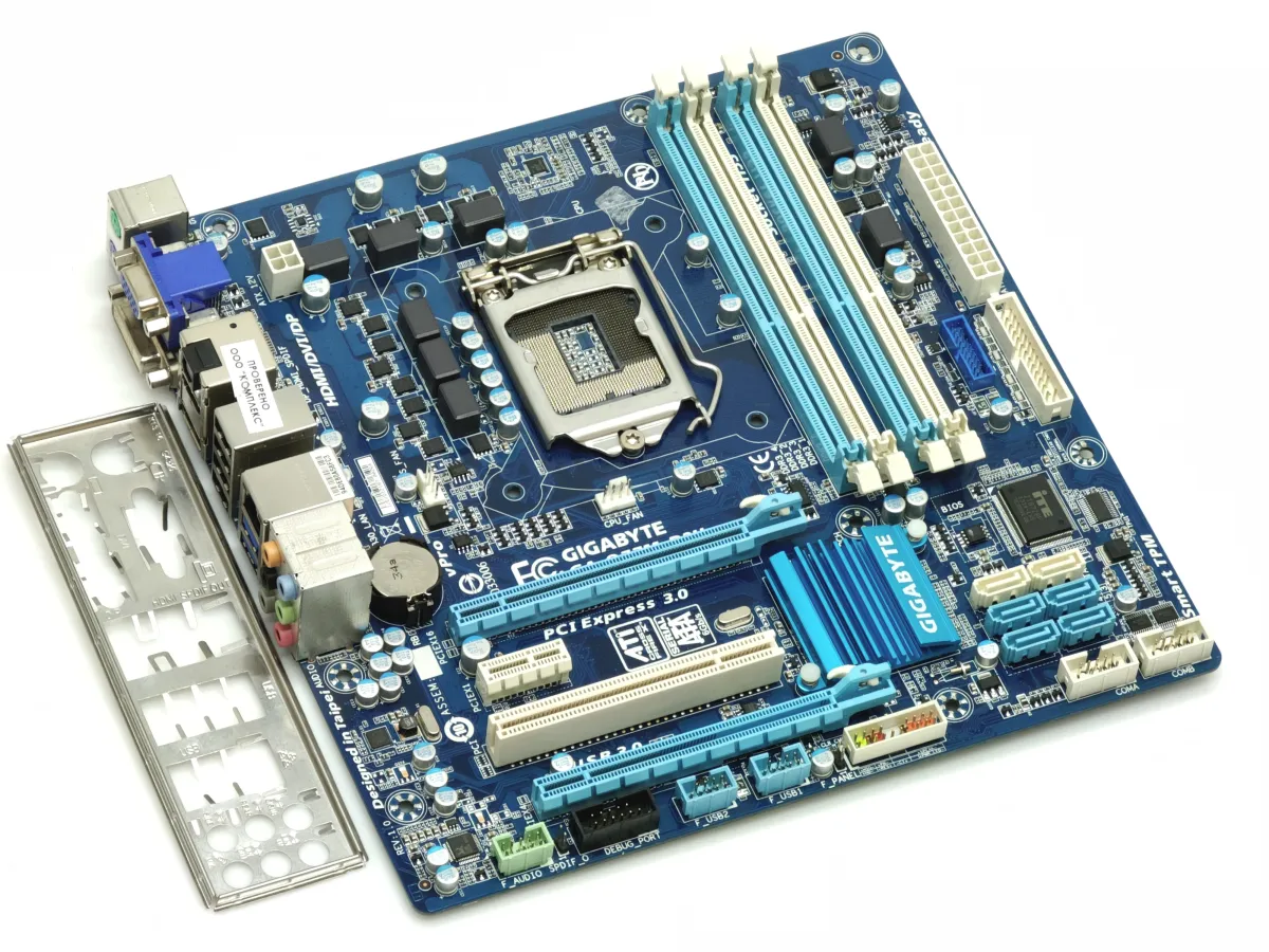 Материнская плата 1155 Gigabyte GA-Q77M-D2H